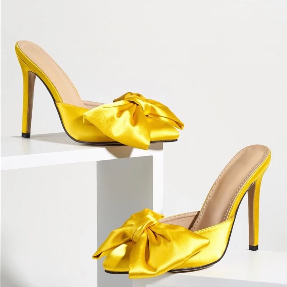 YELLOW BOW MULES